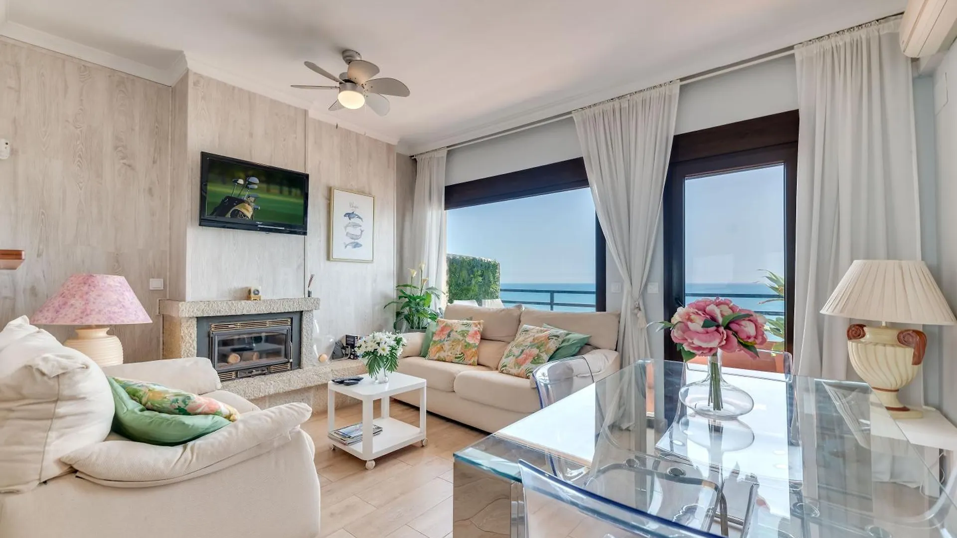 Playa Bajondillo Terrace - Free Parking Apartment Torremolinos